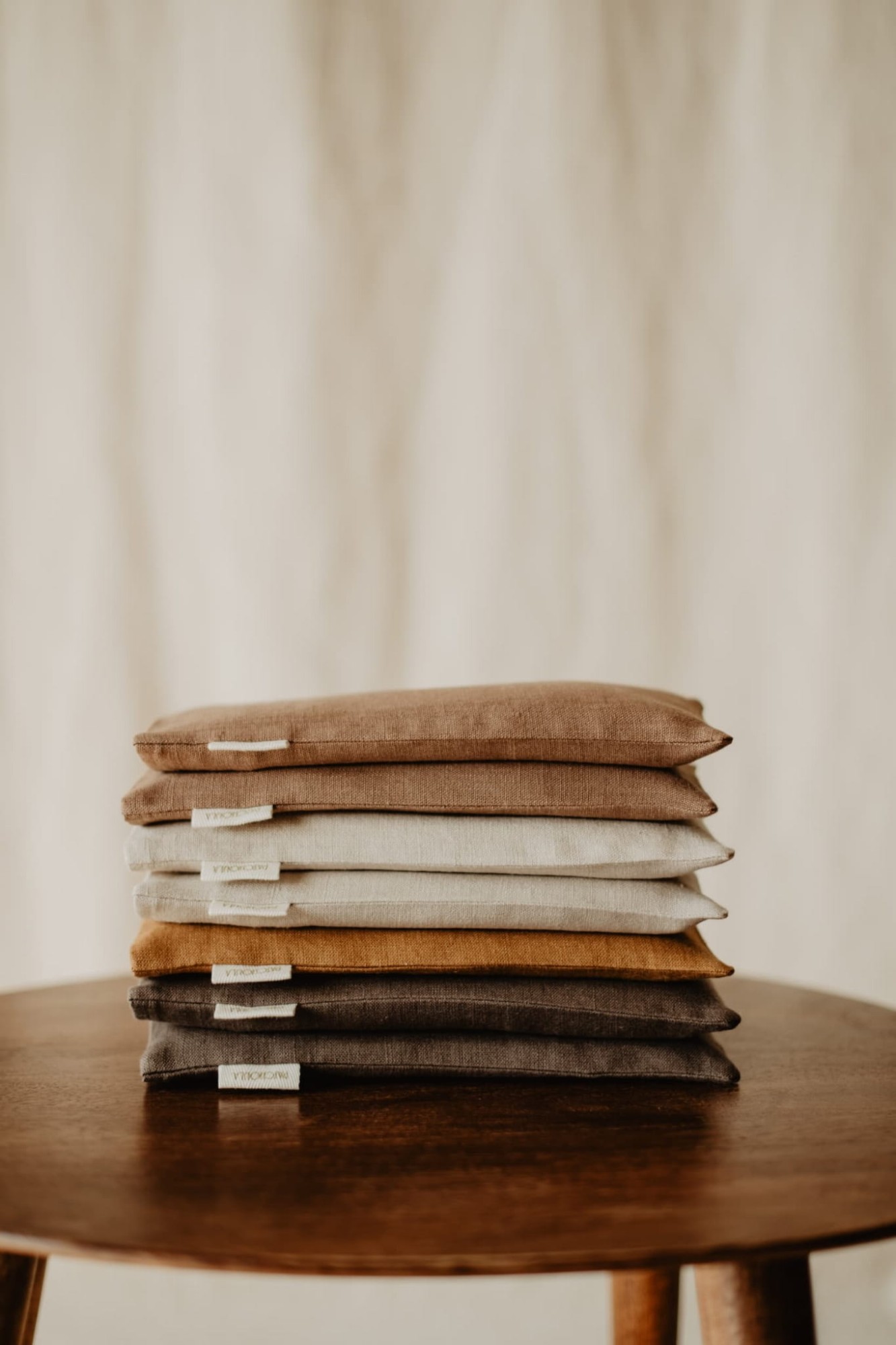 zestaw lnianych poduszek.jpg