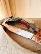 Saszetka w odcieniach terakoty i beżu upcycling.jpg