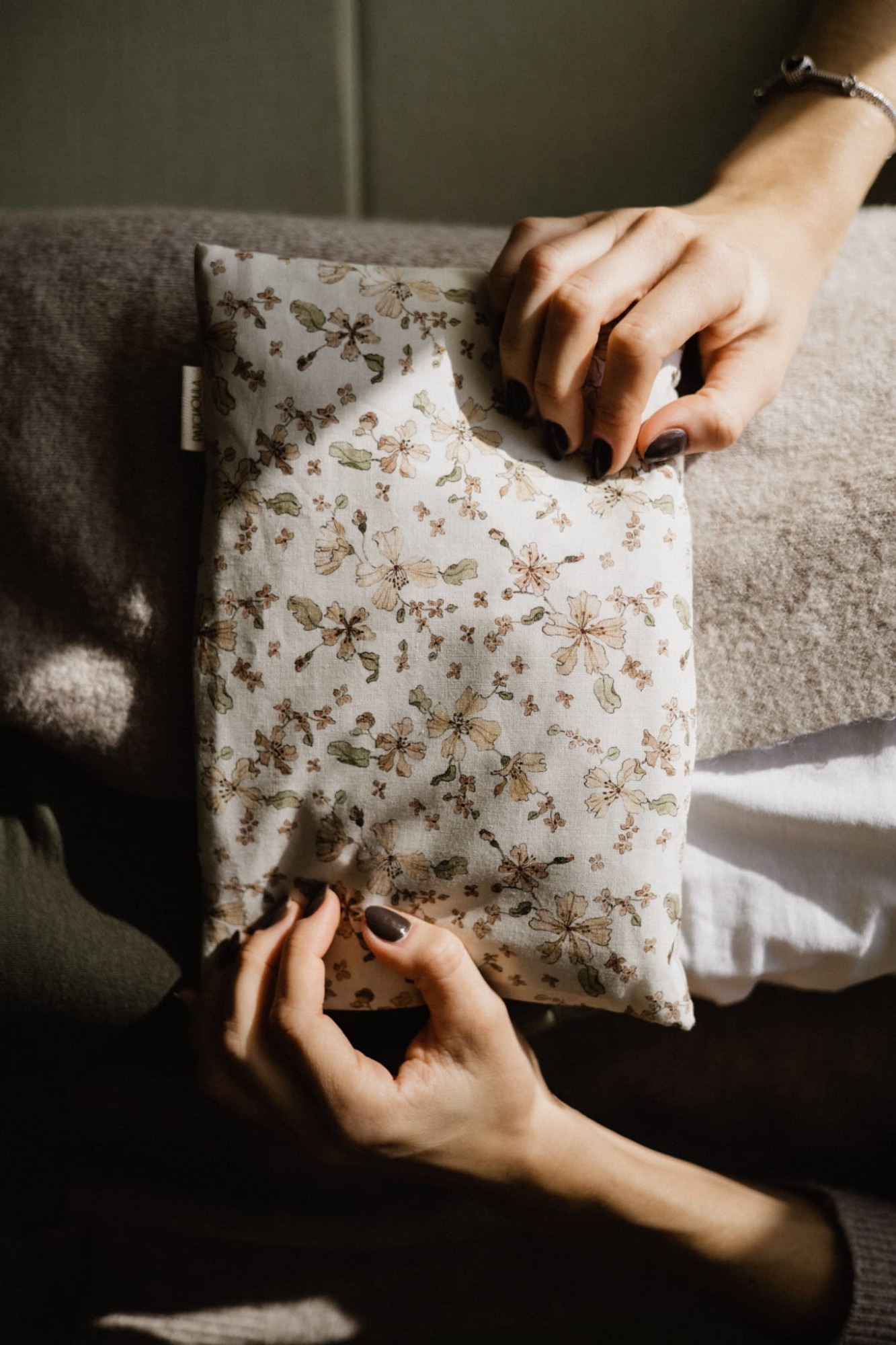 termofor w kwiatowy wzór.jpg